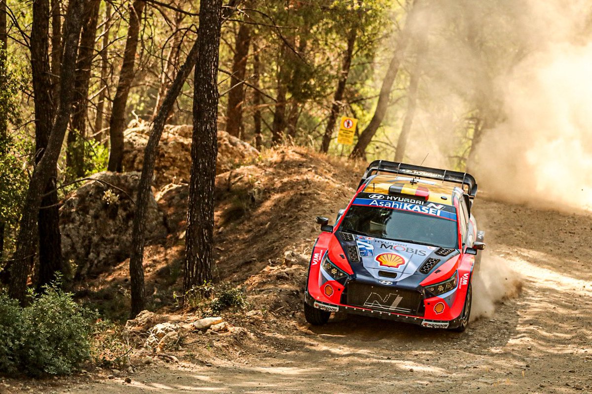 Thierry Neuville tweet media