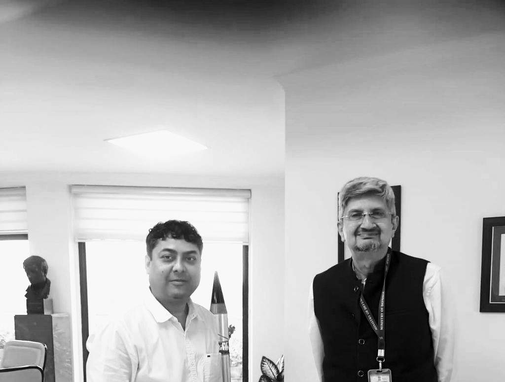 What is d actual status #kaveriengine?
<a href="/DRDO_India/">DRDO</a>'s Chairman: Kaveri dry engine, which will go into our unmanned platforms is thru final high altitude  &amp; flying test bed trials. Soon GTRE ready to integrate it with our Unmanned Platforms. Big detail soon on #FundKaveriEngine