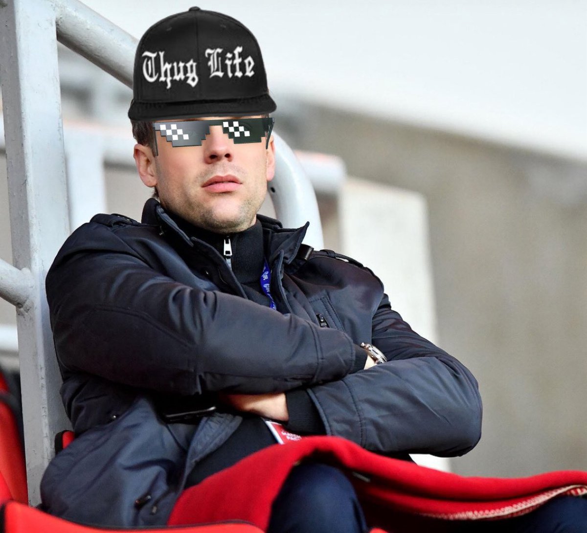 R17_Jack's tweet image. Speakman sat in his chair during the first game of the season after spending 200 million on Reggieβs new superstars #SAFC