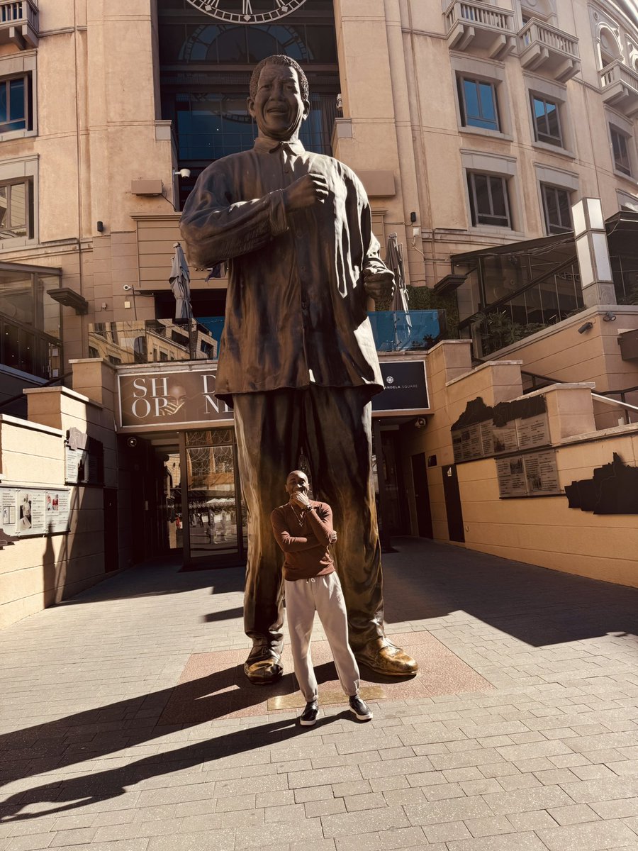 Work is done. Time to play. 

Immersing myself in a new city while feeling its beauty and allowing the city pass through me.

I see you, Johannesburg, South Africa 🇿🇦