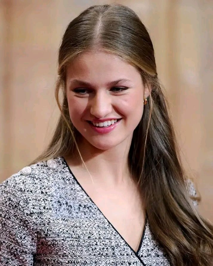 Princessleoquee's tweet photo. Princess leonor of Spain 👑🇪🇸 https://t.co/PnV6E3ljwf