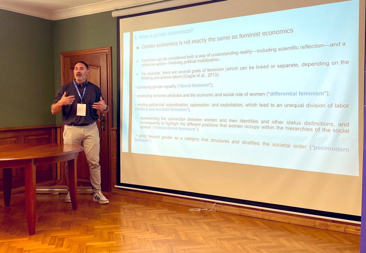 GBachurewicz's tweet image. Prof. Guillaume Vallet talks on what’s the difference between gender and feminist economics 👩🦰🎓🧔
„Gender economics encompasses a larger array of issues than feminist economics”