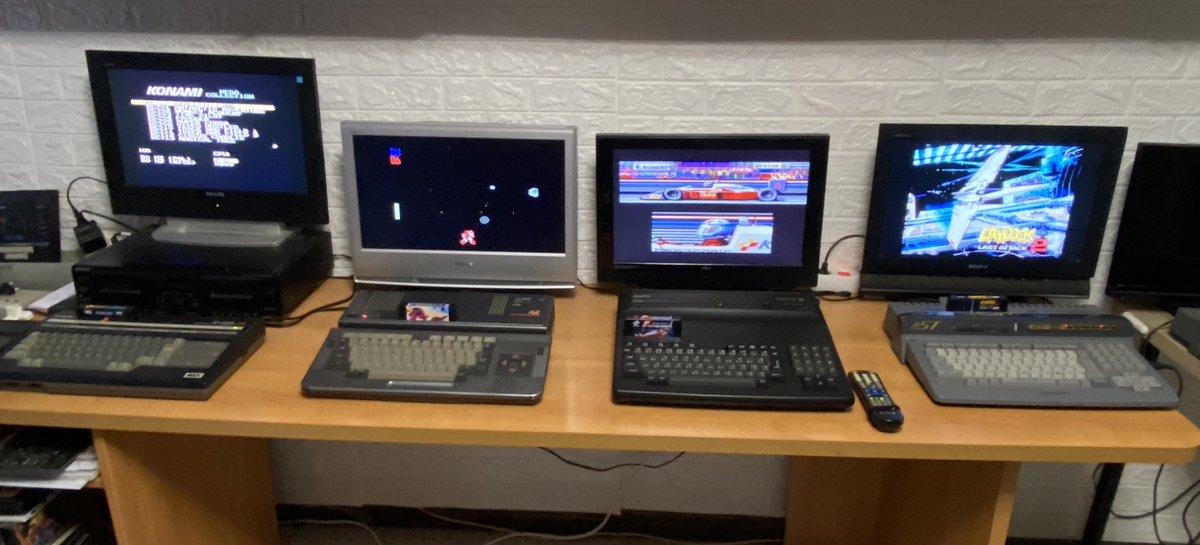 themsxlovers's tweet image. Hoy presentamos un lote de auténtico infarto !
1-Konami mega collection (54 juegos)
2-Laydock 2 (edición megarom)
3-Feedback (Space Harrier Clon)
4-F1 Spirit 3D (edición megarom)
Solo recordaros que lo hacemos TODO para darle un 2a. Vida a tu MSX sin dejarte la nómina en ello!