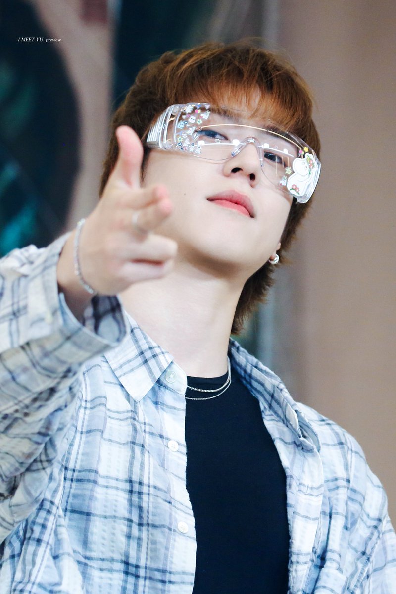 IMEETYU1117's tweet photo. 20250628 팬싸1️⃣

👓

 #YUGYEOM #유겸 #갓세븐 #GOT7 https://t.co/HrAb8QQ5q9