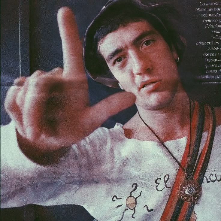 Noti_Ayer's tweet photo. Un 28 de junio pero del año 1972 en el barrio de Recoleta nacía la mente más brillante de nuestra cultura, el hombre que con su mente nos regalo las poesías más bellas y los abrazos más reales. Hoy está cumpliendo 53 años, Cristian "Pity" Álvarez. https://t.co/N2GJbHAwhs