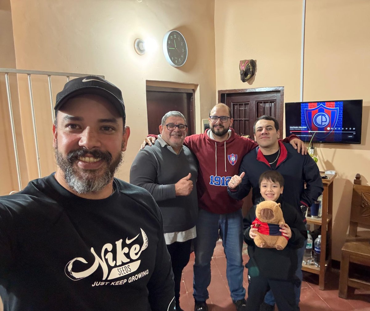 Reunión de Confraternidad de Miembros Electos del TEI buscando lo mejor para Cerro Porteño. 🔴🔵🌪
<a href="/Edgarhoraciopy/">Edgar Gómez</a>
<a href="/CarlynMcmxii/">Carlyn Cáceres</a>
Ramón Moncho Agüero

#CerroPorteño