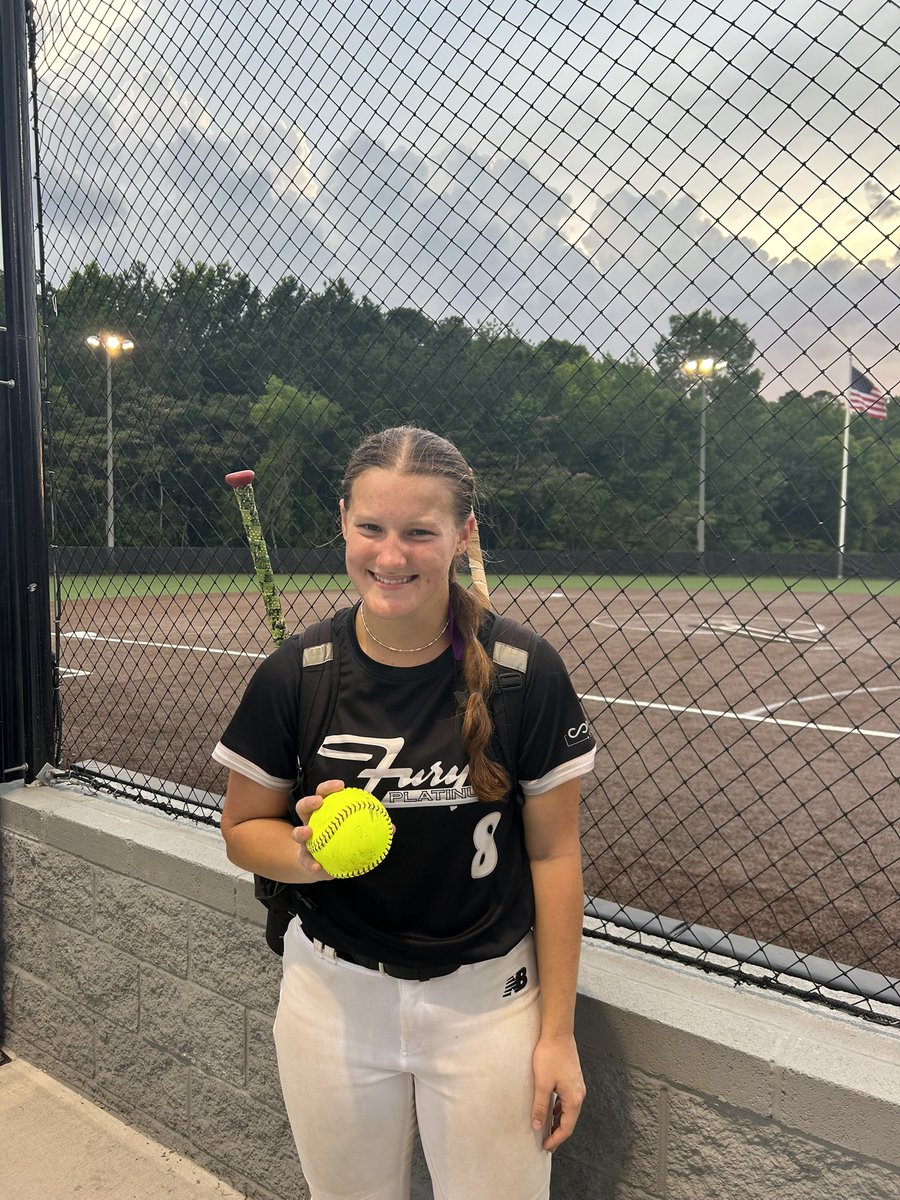 Maggie Lindley tweet media