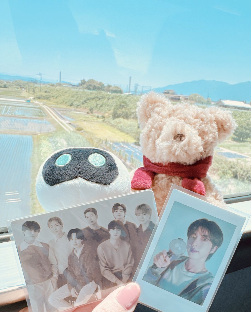 0613_honeybear's tweet photo. 時間がある時は名古屋から
新幹線じゃなくて
近鉄に乗るのが好き🚈✨
座席もすごくゆったりしてるし
窓も大きくて三重県の綺麗な景色見ながら
ゆっくり移動するの
旅行気分ですごく癒される🍃
ポップアップ楽しみだなぁ🥰💕
#Jin #진 #Jin_TOUR_JAPAN
#RUNSEOKJIN_epTOUR_JAPAN
#ARMYLog https://t.co/jwEw4DKYSa