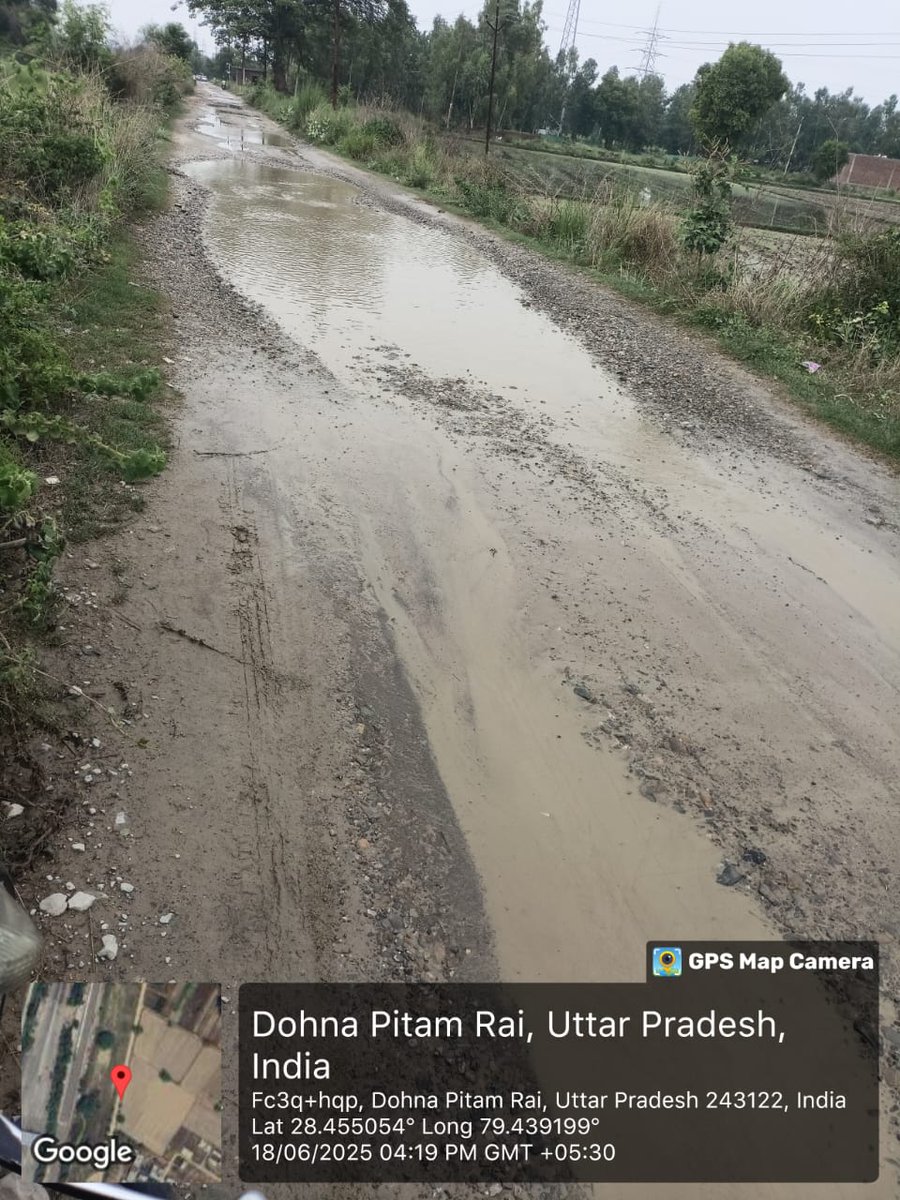 CugLucknow79098's tweet photo. बरेली इज्जतनगर डीआरएम महोदय, कृपया करके सिद्धिविनायक अंडर पास से दोहना गांव के लिए जो रोड व अंडरपास रेलवे ने बनाया था  वो बहुत खराब हालत में है कृपया उस रोड व अंडरपास को जल्द सही कराने की कृपा करें @drm_drmizn @sdencizn @RailwaySeva @RailMinIndia https://t.co/FVbBZXyAoR