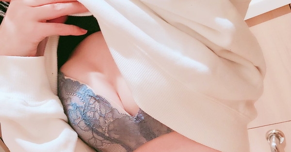 HelenAdams50913's tweet photo. ぱい凸いるー？ 送って欲しい人はフォローといいねしてください https://t.co/shnGL6DpKE