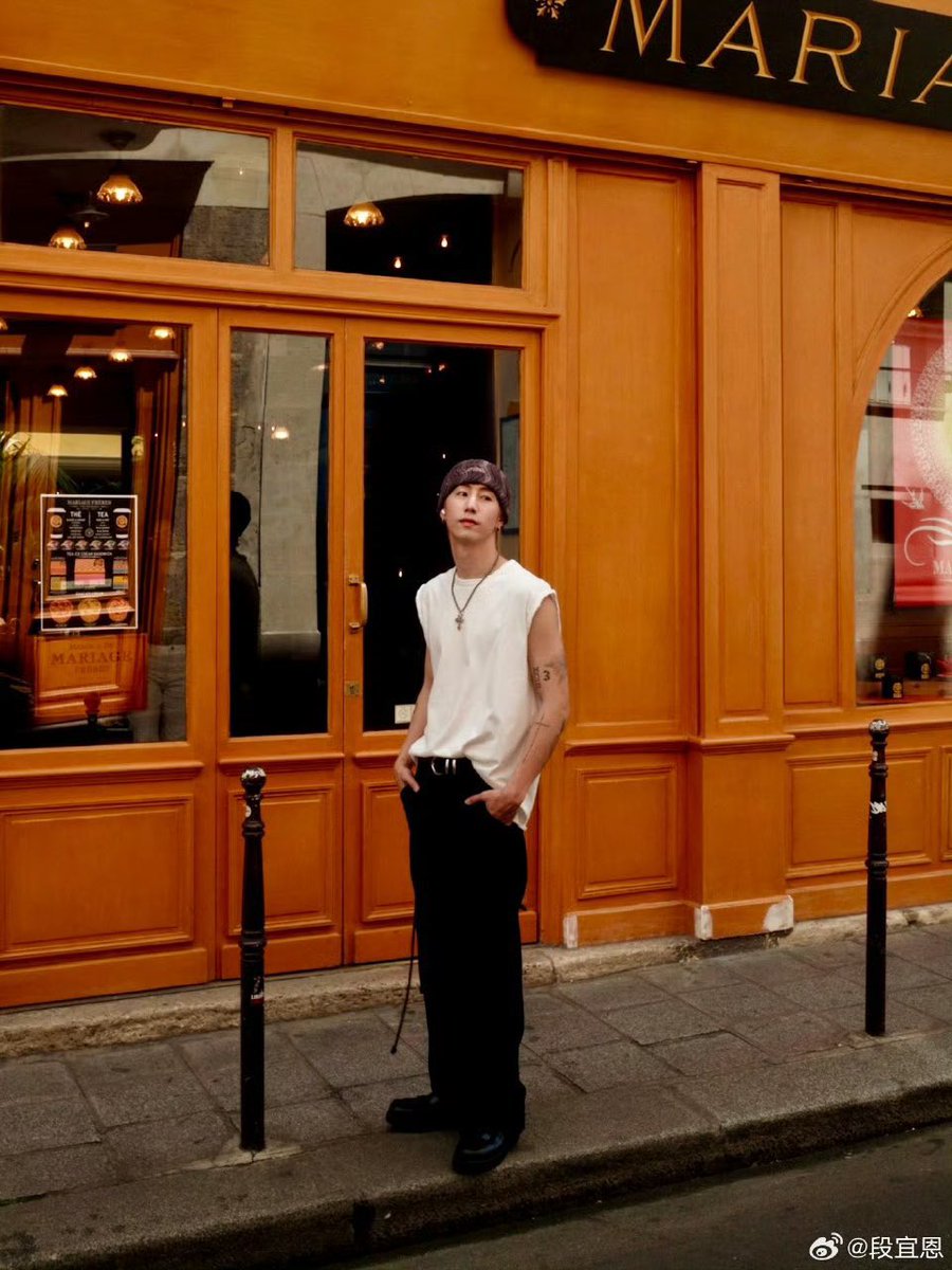 cholymarkk's tweet photo. กล้องฟิล์มมู้ดแฟนมันมีขายที่ไหน ทำไมมาร์คต้วนถ่ายออกมาได้มู้ดนี้ตลอดมันมีขายที่ไหนของโลก 😭 https://t.co/9ss4rwRAdN