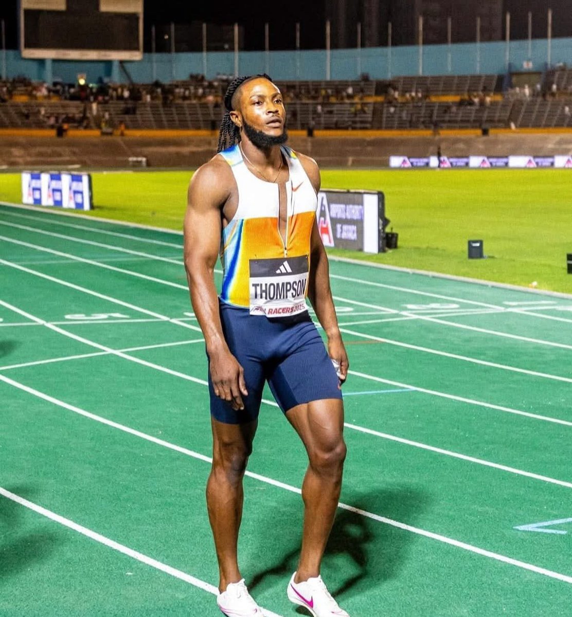 9.75s!!!🤯🤯
World Lead ☑️ 

Kishane Thompson 🇯🇲 has just run a blistering PB &amp; World Lead of 9.75s (0.8) to win the Jamaican men's 100m title!

He is now the 6th fastest man in history!!!!

Oblique Seville was 2nd in 9.83s despite some discomfort at the start, while Ackeem Blake