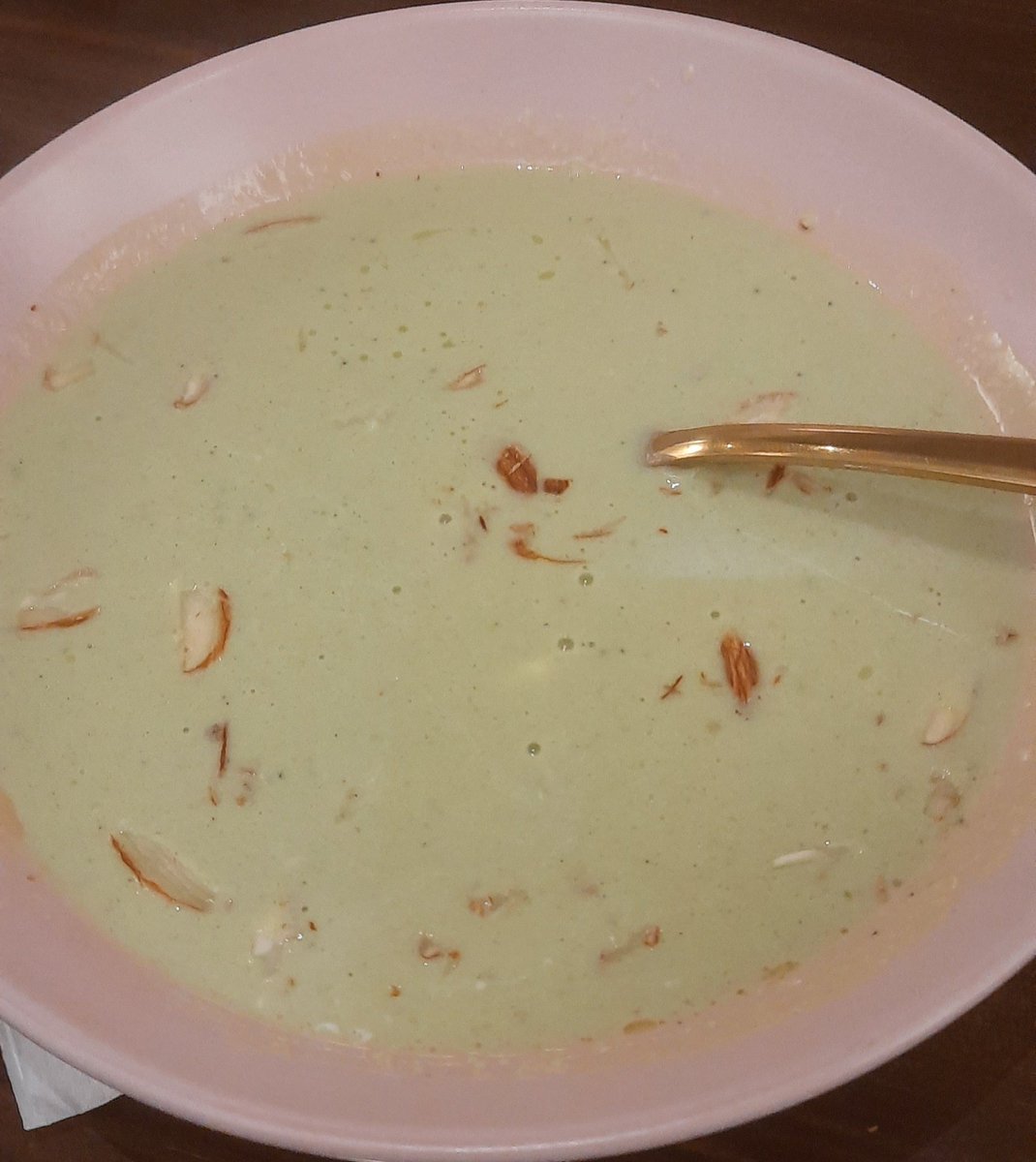 w_karve's tweet photo. #Food #Pune #FriendsMeet
#Madeline #Cafe #MayurColony
"small eats" (grilled sandwich + garlic bread) + cream of broccoli and almond soup + chicken stroganoff https://t.co/tNs25FZNMk