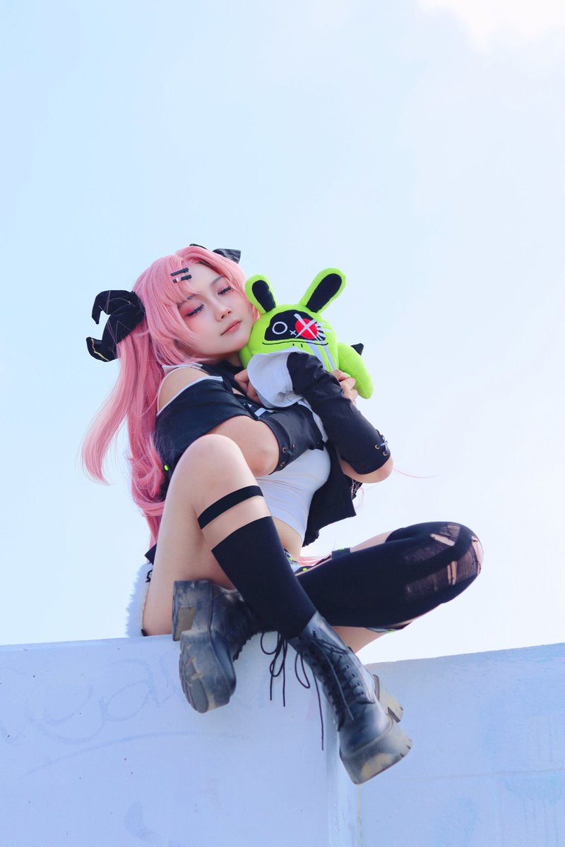 𝐂𝐨𝐬𝐩𝐥𝐚𝐲✰ 𝐍𝐢𝐜𝐨𝐥𝐞
コスプレ✰ニコ

#zzzero   #ゼンゼロ  
#Nicole #コスプレイヤーさんと繋がりたい #zzzeroCosplay <a href="/ZZZ_EN/">Zenless Zone Zero 🎉Season 2🎉</a>