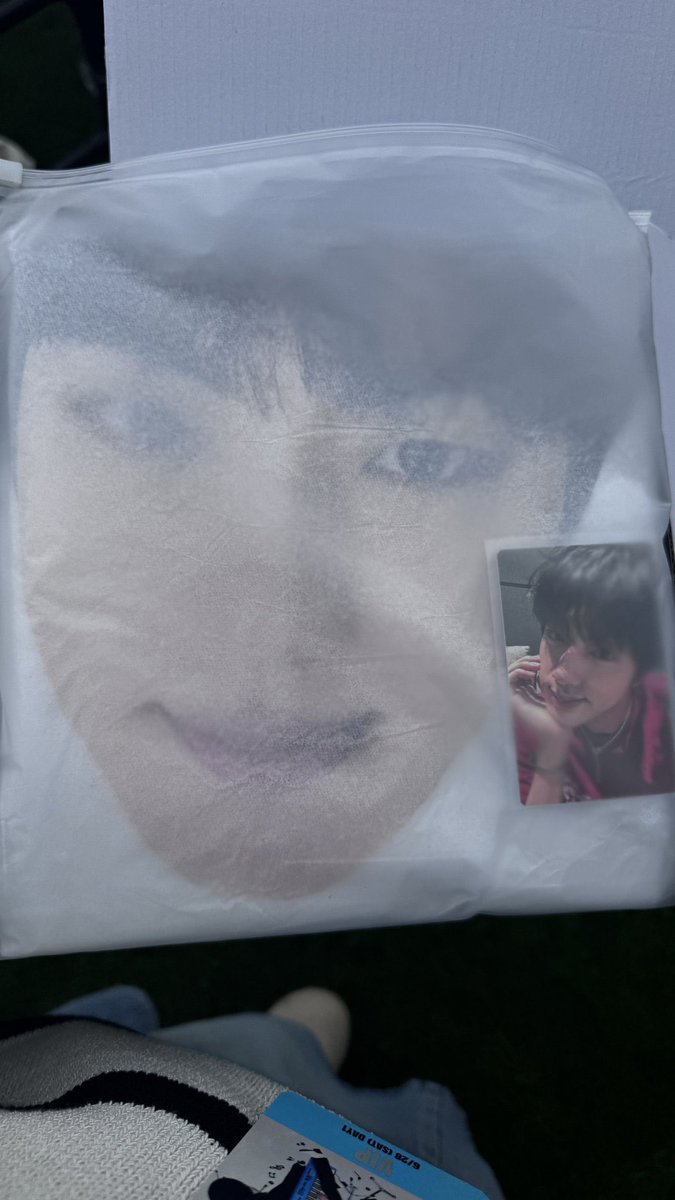 jinthestandard's tweet photo. so this is the raincoat theyre giving to everyone attending the concert and it has seokjin’s cute face printed on it?! I WANT ONE FOR ME TOO 😭

JIN TOUR TODAY 
#RUNSEOKJIN_epTOUR
#Jin_TOUR #방탄소년단진 https://t.co/tDtUXkXHfP