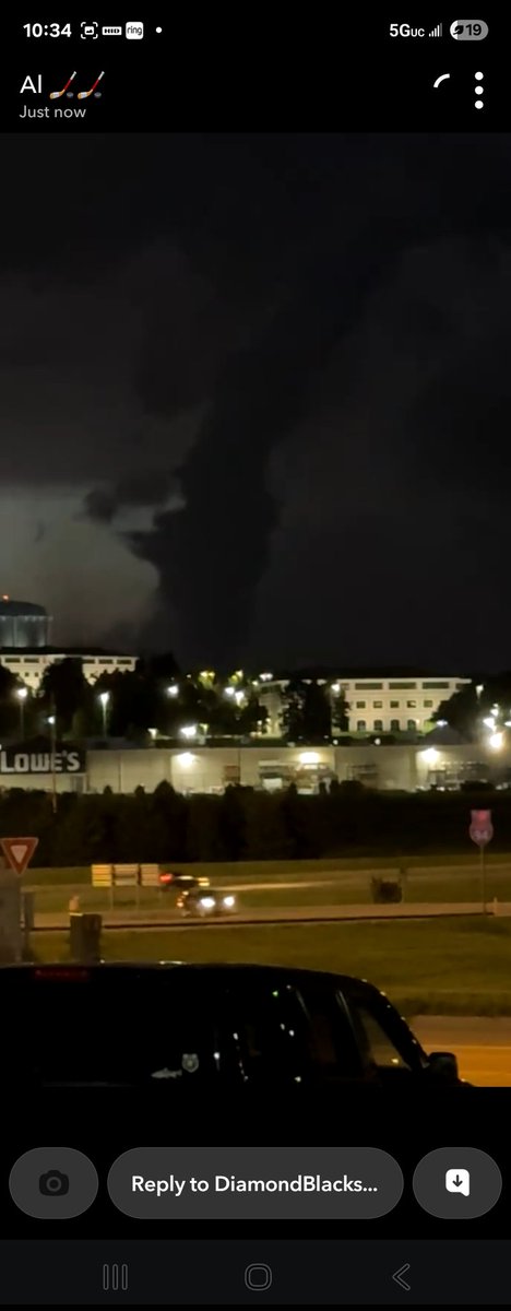 JustinStormWX's tweet photo. @NWSBismarck.    Bismarck nd #tornado https://t.co/FZgU11DD9c