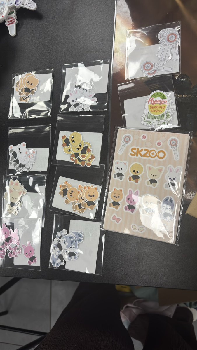 _Lucy_ne's tweet photo. The Stray Kids merch has arrived.
Funny thing is—I’m not going to the concert. I’m not even a fan.
But hey, the things we do for friends, right? https://t.co/Va7Hn78bdL