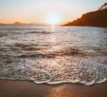 बदलाव की शुरुआत आज से करो,
क्योंकि समय कभी किसी के लिए नहीं रुकता।
शुभ प्रभात !