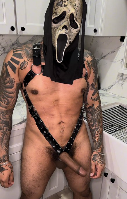 Watch Mark Anthony 🔴's leaked NSFW photo on TwXstars