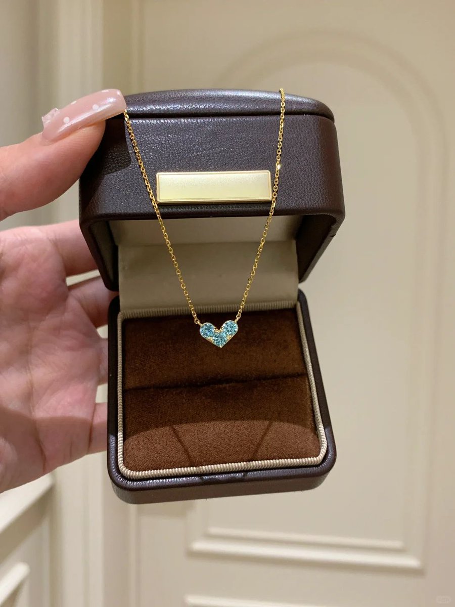 huang_alpha's tweet image. One idea. One necklace. All yours.
Bring us your sketch or reference—we’ll bring it to life.
📌 #CustomSketchJewelry #NecklaceDesign #SmallBatchCustom #OnePieceMOQ #GoldChain
📩 Contact: alpha_jewelry@163.com