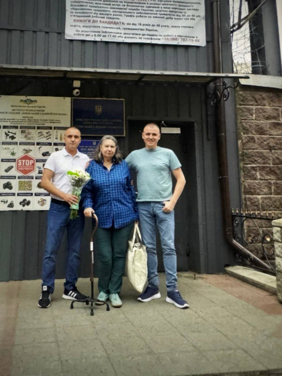 Елена Бережная на свободе.
Она была задержана в марте 2022. Киев приговорил ее к 14 годам.
Известна с 2014 за свою активную позицию против репрессивных мер со стороны украинских властей и