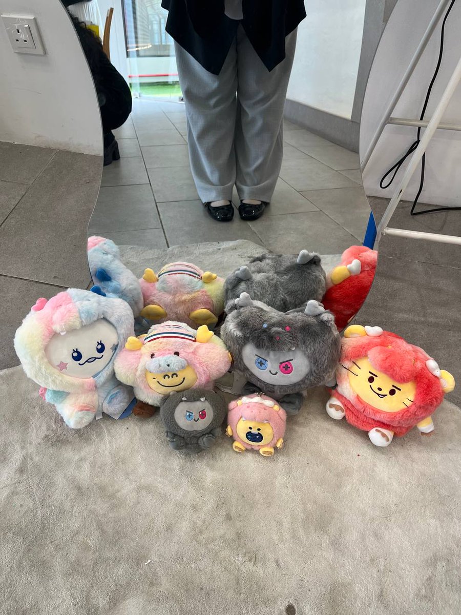 T5_trsrMY's tweet image. ⋆˚࿔ 𝐓𝟓 𝐀𝐍𝐍𝐈𝐕𝐄𝐑𝐒𝐀𝐑𝐘 𝐄𝐕𝐄𝐍𝐓 ⋆˚࿔
Happening right now!
You are invited to celebrate T5 2nd Anniversary with us.
Come celebrate the bond we share 💕

Don&apos;t forget to tag us and use the hashtag
#T5MoveToYourHeart

#T5 #JIHOON #JUNKYU #YOONJAEHYUK #DOYOUNG #SOJUNGHWAN