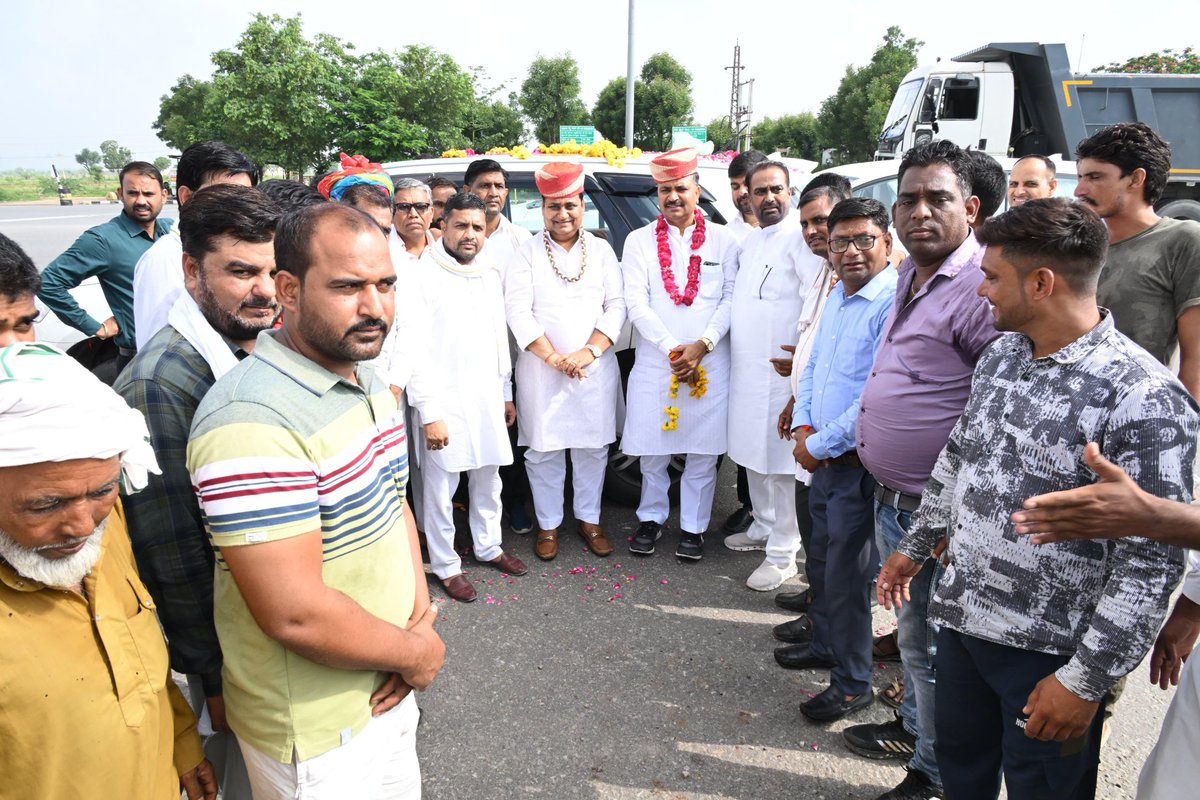 on the way to #Jodhpur

#TRJ | #TikaramJully | #Congress | #Rajasthan | #SaveConstitution | #ConstitutionOfIndia | #SamvidhanBachaoRally