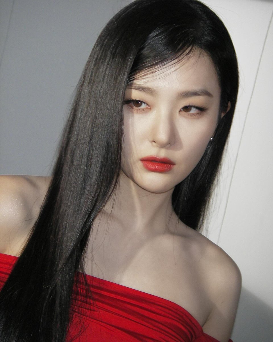 Seulgi. tweet media