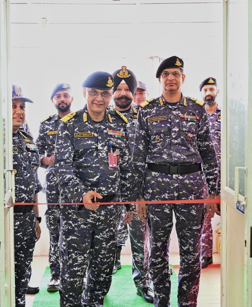 IN_HQSNC's tweet image. Every Blood Donor is a life saver!
#RaktdaanMahadaan
A Blood donation camp as part of 20th  Anniversary celebrations of #INSBeas was held at INHS Sanjivani in collaboration with @IMAIndiaOrg. Camp was inaugurated by Surg RAdm Rajat Shukla #CMO,#SNC. Event saw enthusiastic