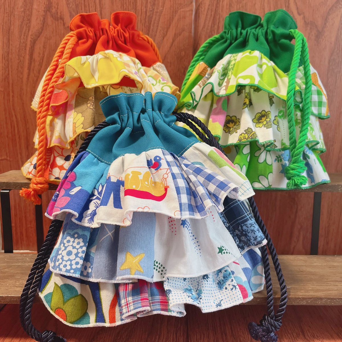 mamyuhandmade's tweet photo. デザインフェスタ61出展します

ヴィンテージファブリックを使って
レトロなポーチやカバン作っています

出展日　7/5.6(両日)
出展名　mamyu(まみゅー)
ブース番号　I-263 

��ひ遊び��来てください🌼

#デザフェス61リポスト
@designfesta 
#レトロ https://t.co/hobuhGg9mb