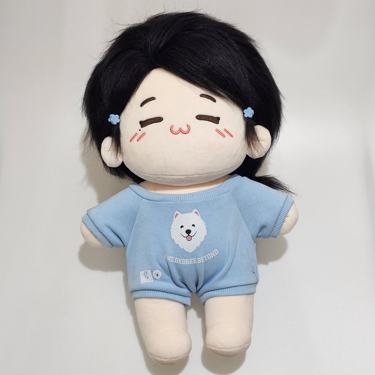 Hair makeover by <a href="/9lcha/">Cha</a>
She is really the best
I would just comb them into a bun 😄😄😄

#merchtherapy #junzhe