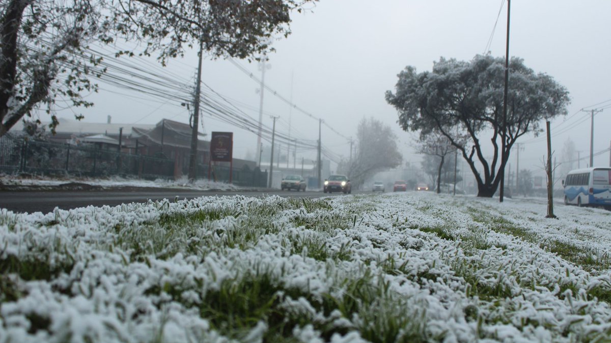 Pronostican nevadas en Chile este fin de semana: Estas zonas podrían amanecer cubiertas de blanco sabes.cl/2025/06/27/pro…