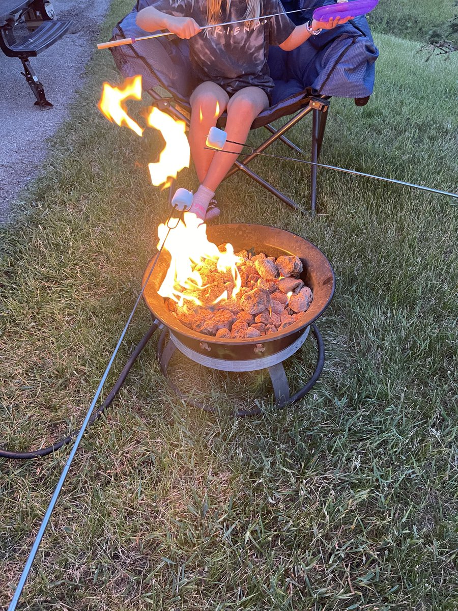 StonerDad's tweet photo. Front yard camping. How did I do on the toast? https://t.co/XYCcYa0csZ