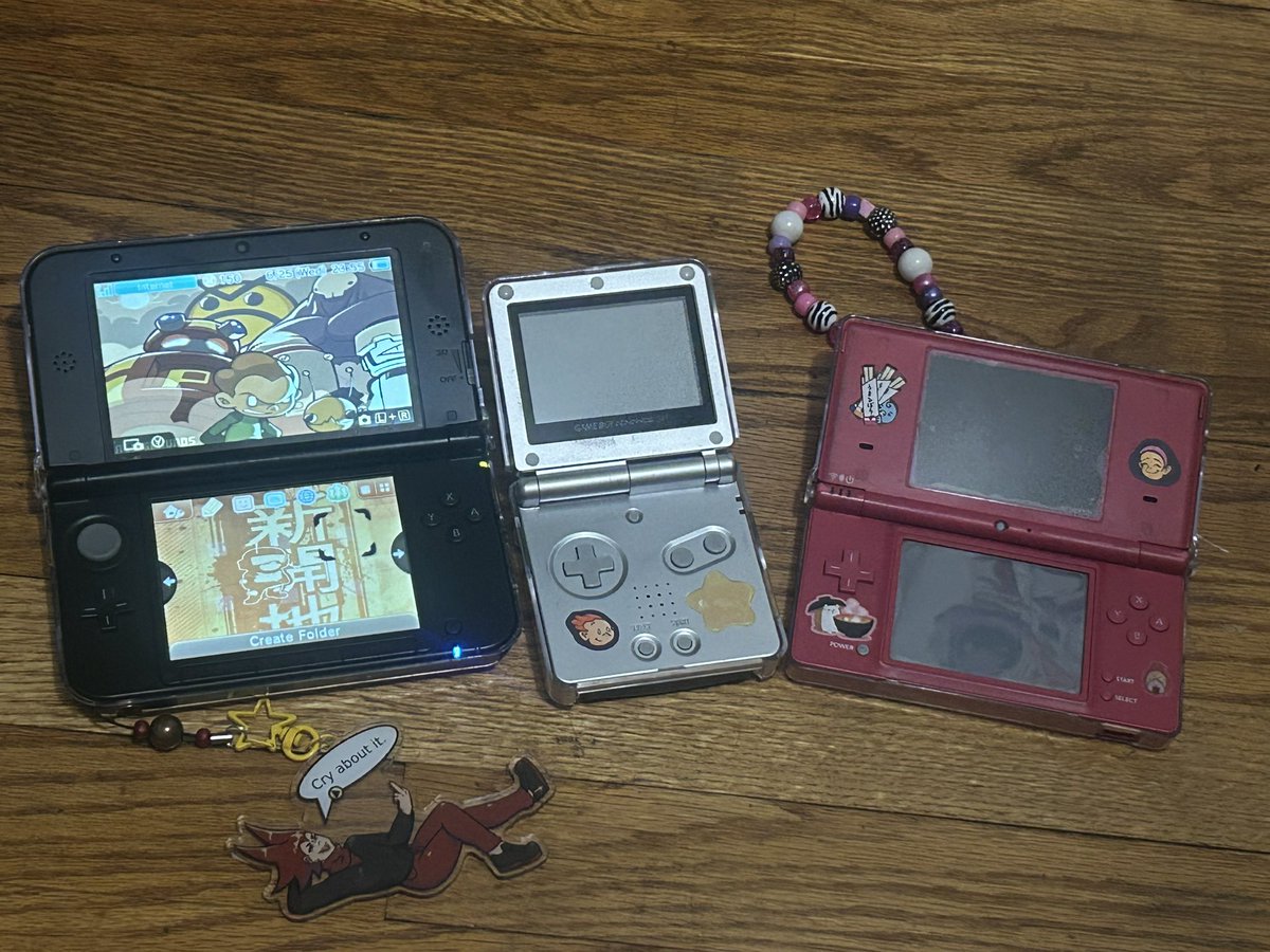 Hatts0ff's tweet image. Literally all of the Pico wall, plus my Pico’s School themed handhelds!! I have more ps stuff, but I can only fit so much here lol
(I had to get up on my half lifted vest to take a full photo. Help lol)
#picosschool #newgrounds