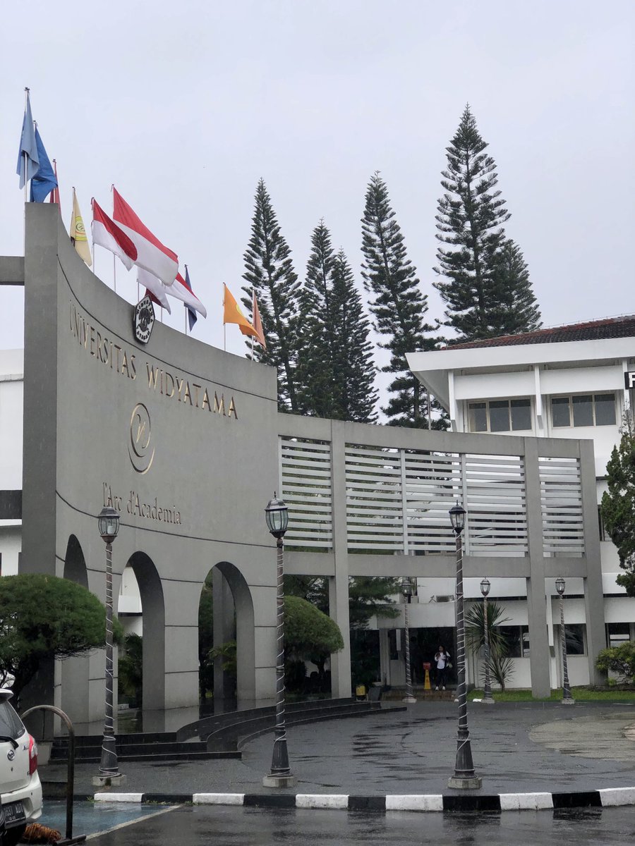 rubythearchangl's tweet image. hari ini ke open house swasta (biar ada kegiatan) 🧘🏽 bonus freebies imut