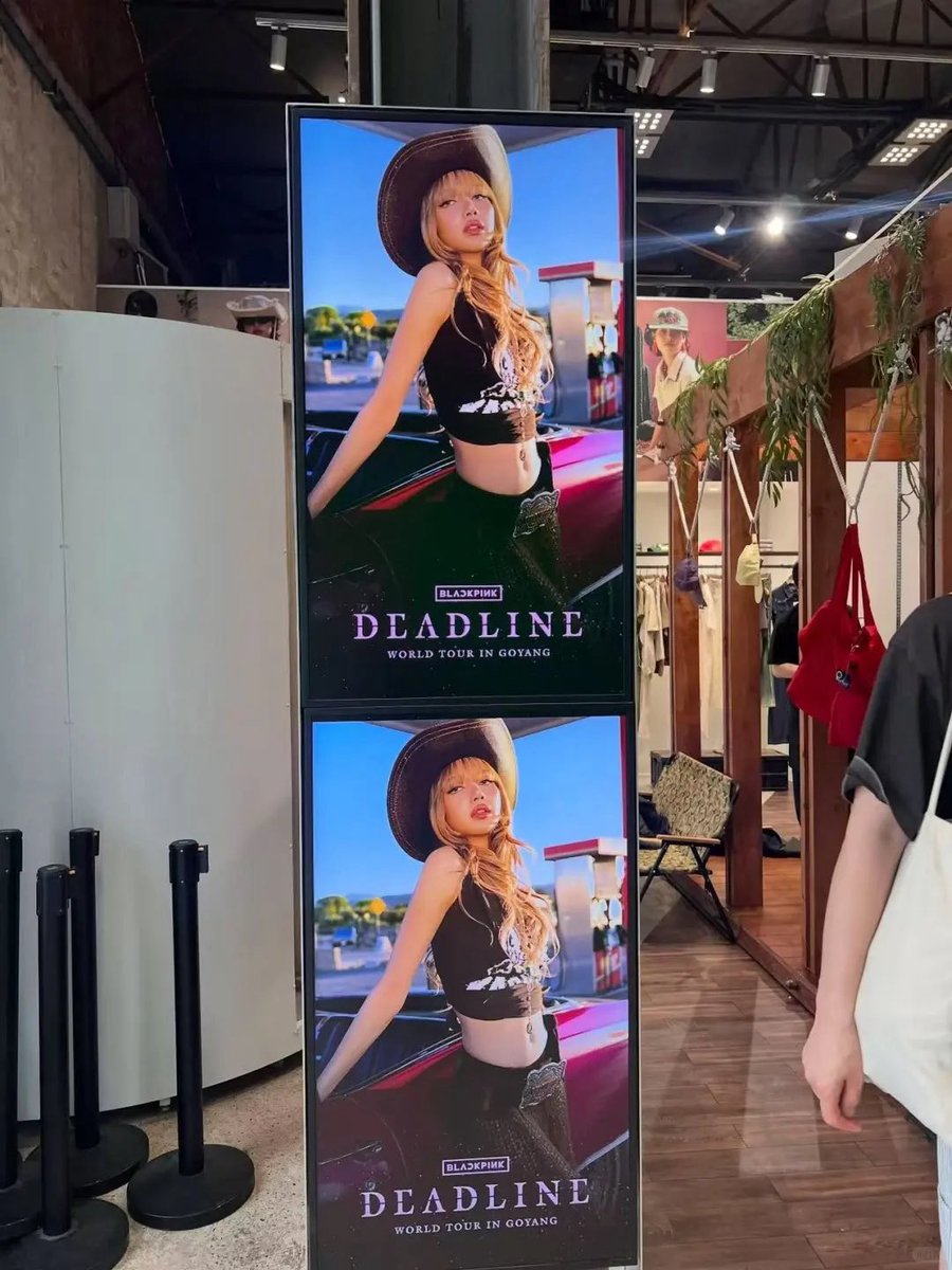 LISA FOR BLACKPINK WORLD TOUR <DEADLINE> Goyang Merchandise Pre-Sale held at Musinsa Store. 🤠🔥

#LISA 
<a href="/wearelloud/">LLOUD</a>