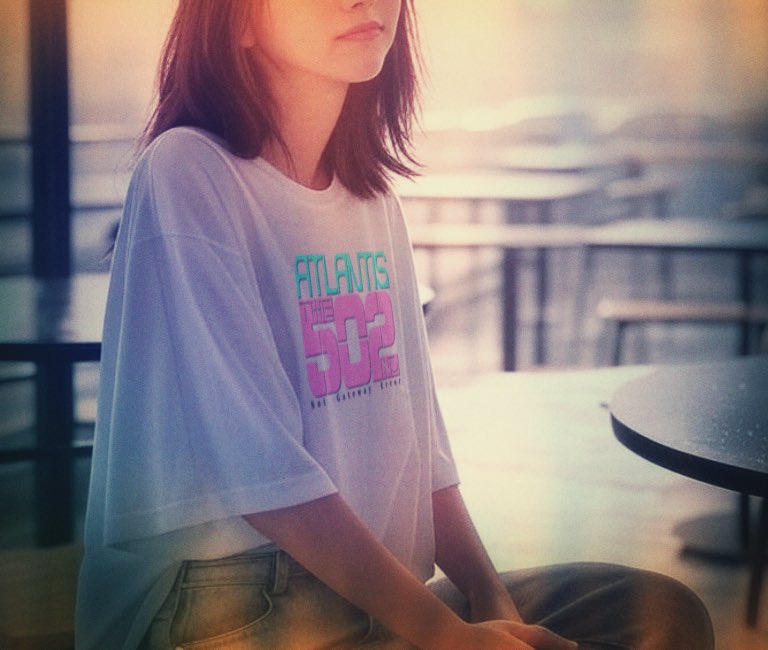 土曜だけど仕事してるよ
Tシャツもよろしくね
lucilleand.com