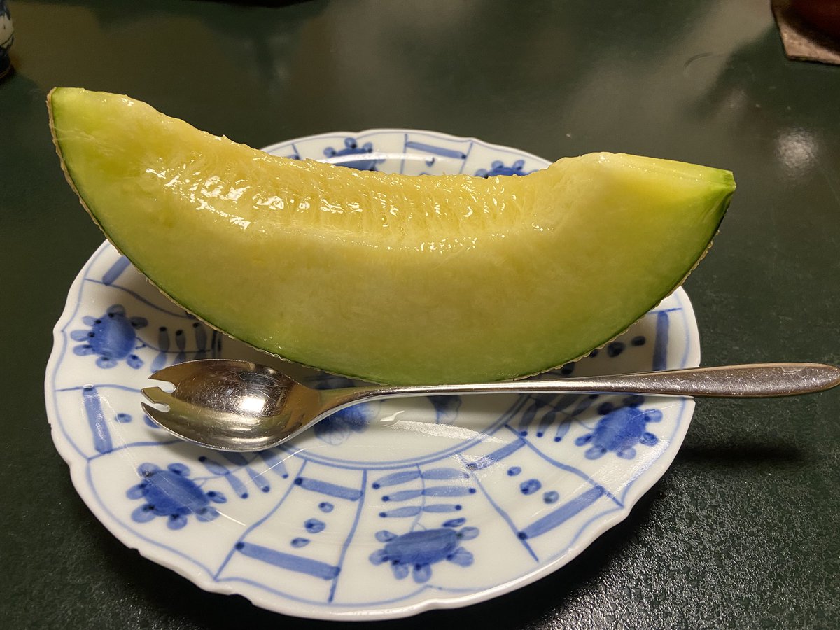 Higashikao's tweet photo. 末廣鮨でマグロとメロンで腹ごしらえ！
#柏サポ清水遠征 https://t.co/QsRPzPr2Fa