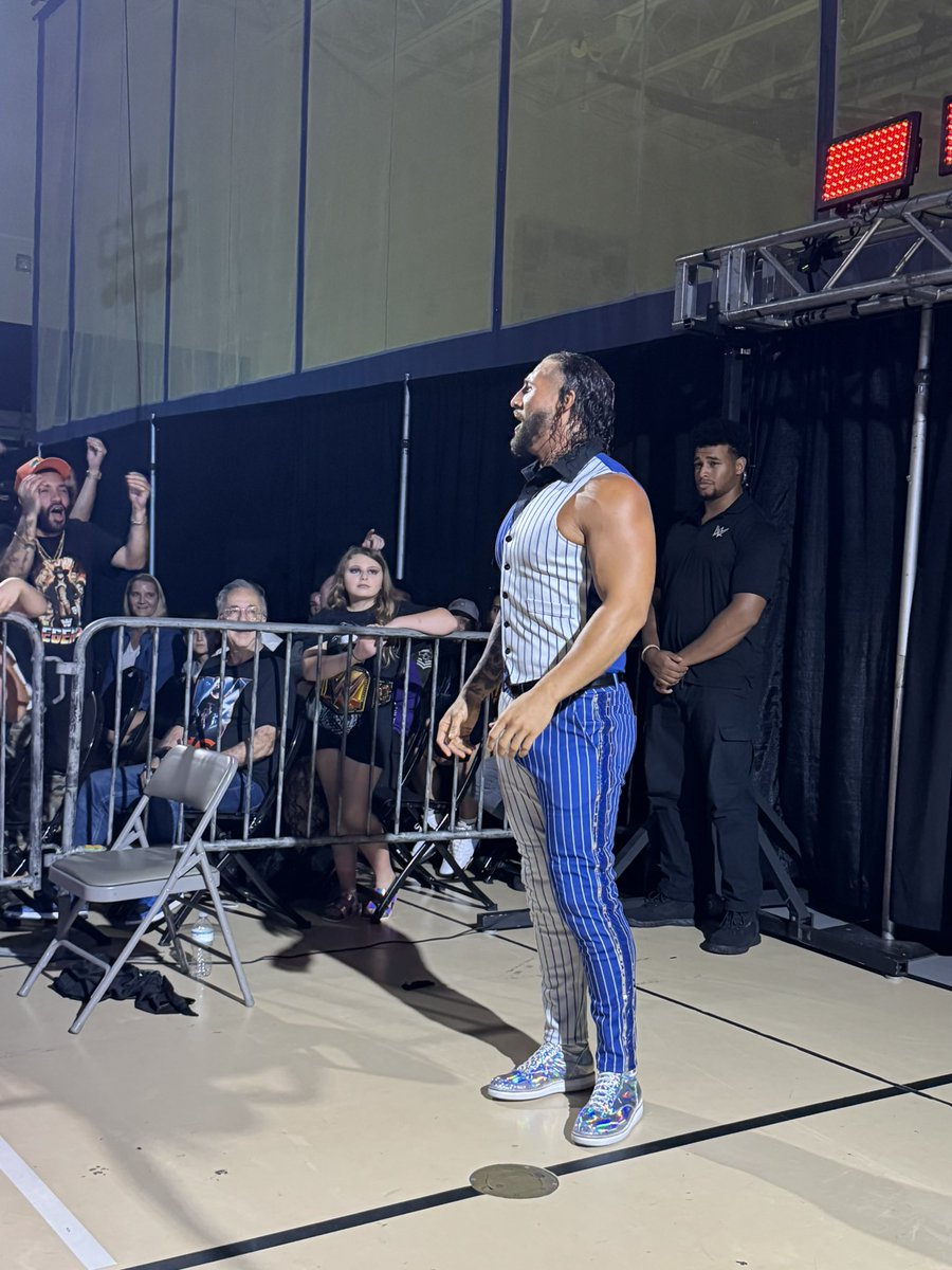 ClutchKidd (@clutchkiddap) on Twitter photo Always great to see <a href="/LucaCrusifino/">Luca Crusifino</a> at #NXTFortPierce even if it’s without The Family!
#NXTFtPierce #nxt Always great to see <a href="/LucaCrusifino/">Luca Crusifino</a> at #NXTFortPierce even if it’s without The Family!
#NXTFtPierce #nxt