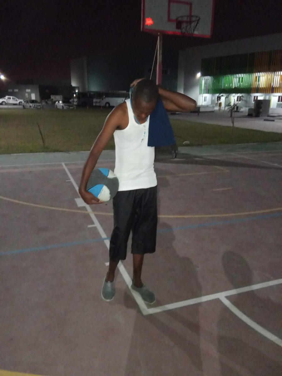 Joram_Stoic's tweet image. Dream of NBA lights… ended up with streetlights and night shifts.
Life be lifing 😂
