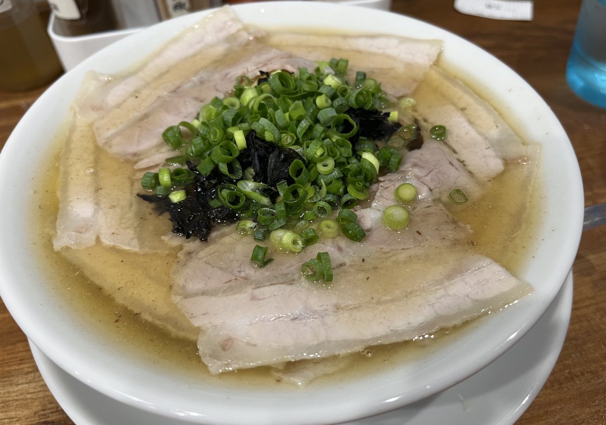 阿佐ヶ谷の無冠の肉中華そば、煮干しガンガンで美味すぎてヤバい。30日までだけどすぐにまた行きたい