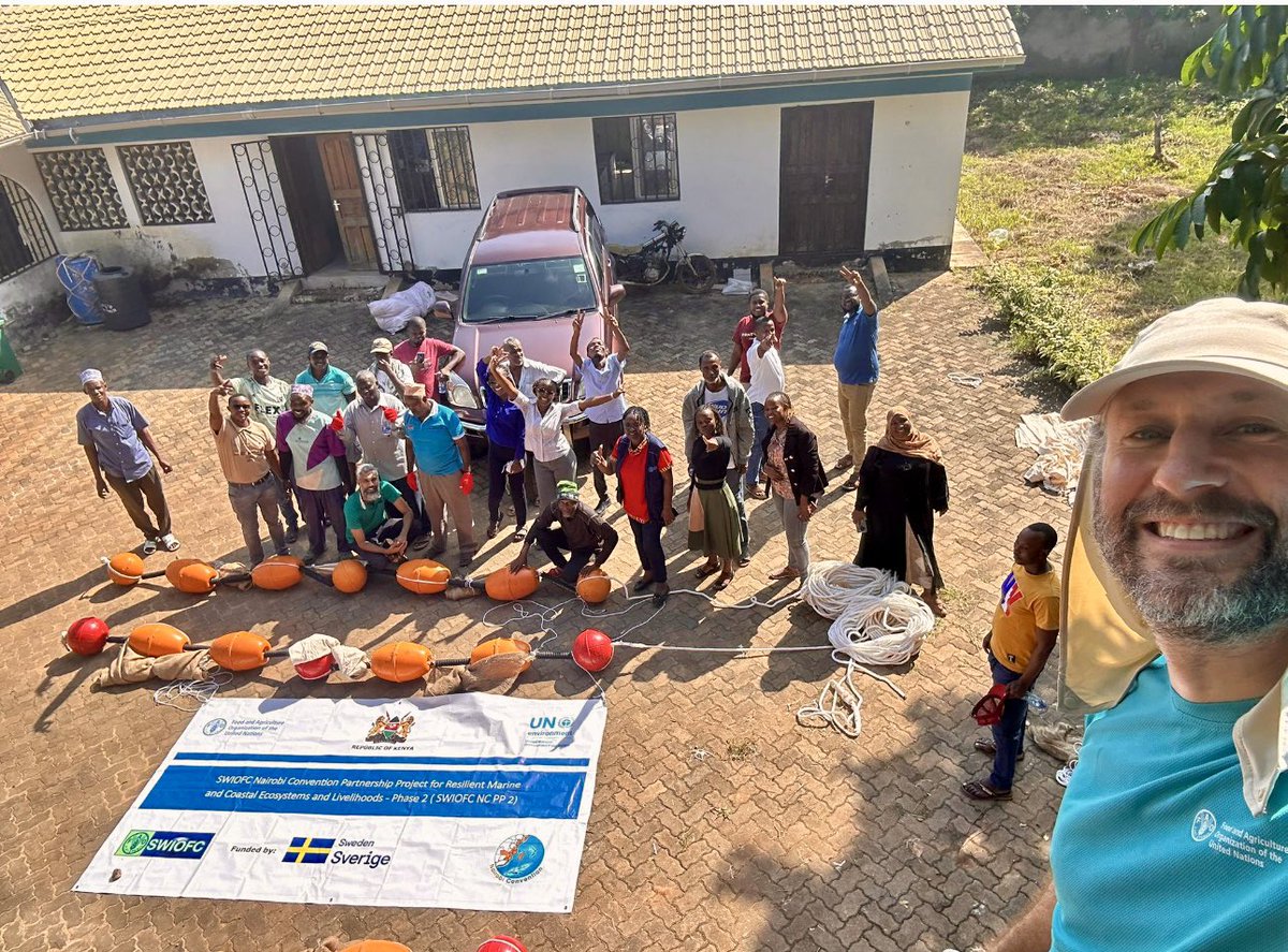 FAOKenya's tweet photo. Training on aFAD construction is underway in Shimoni with fishers from Vanga, Jimbo & Shimoni. Supported by the #SWIOFC-NC PP2 project, the training promotes sustainable fishing to boost livelihoods while encouraging responsible marine practices. 🌊🐟 #BlueEconomy https://t.co/QnGsR9Q7j4