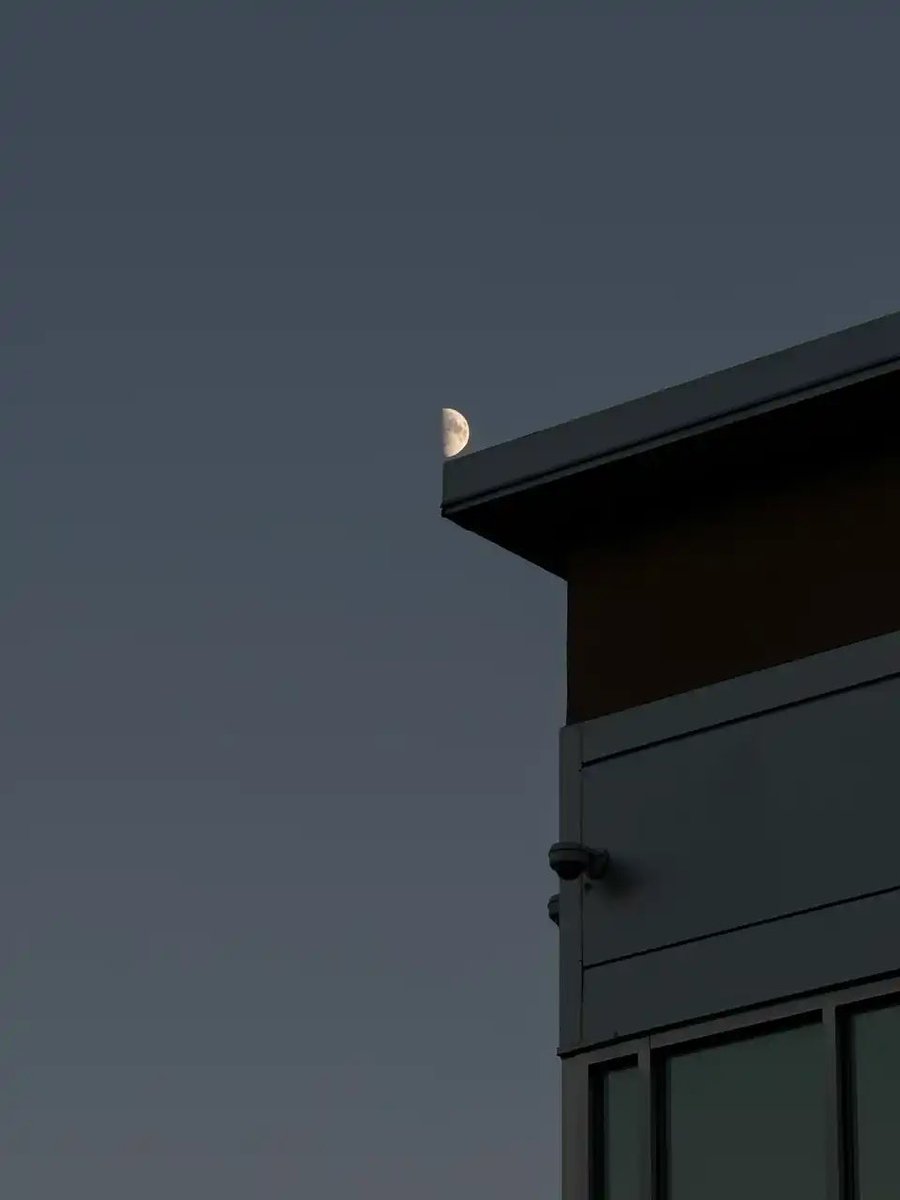 New York’lu fotoğrafçı Eric Kogan, her gün binlerce insanın görmeden geçip gittiği sokaklarda yaşanan ‘sihirli an’ları fotoğraflıyor…