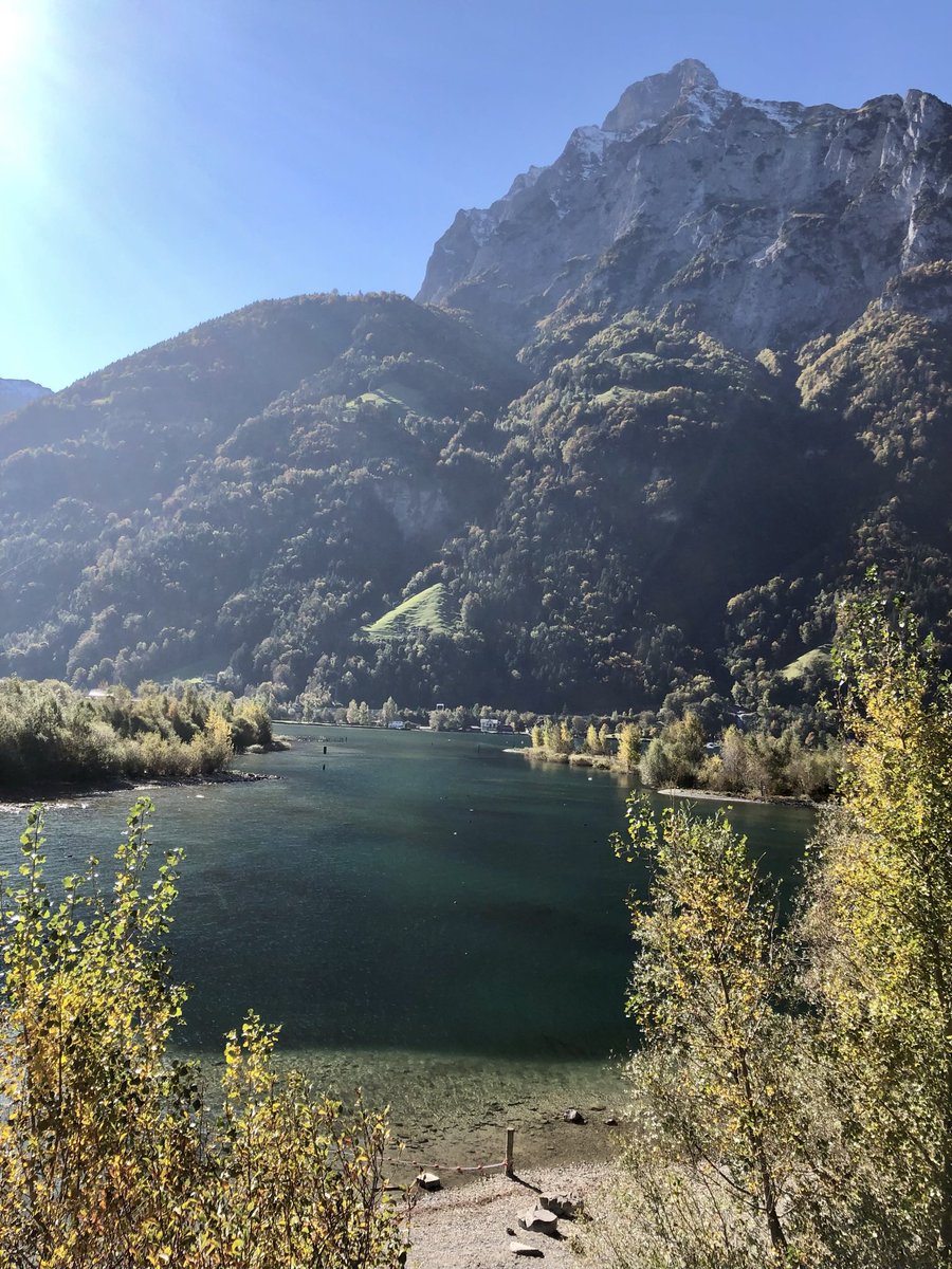 Dauri72's tweet image. ☀️ A weekend with 🥵temperatures is off to a perfect start! A refreshing morning run 🏃‍♀️ by the lake at 6 a.m., many friendly faces greeting and smiling. It couldn't have started better! Wishing you all a wonderful, happy and peaceful weekend! 🙏 #favoriteplace