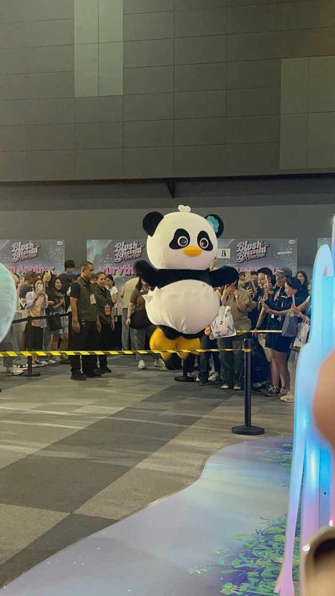 NamtanFilm VNFC 🇻🇳 (@namtanfilmvnfc) on Twitter photo Ai nhảy qua được con thì tới đâyyyy
NamtanFilm BBFanFest DAY1
#BBFanFestD1
#น้ำตาลฟิล์ม #NamtanFilm
<a href="/NamtanTipnaree/">Namtan.Tipnaree</a> <a href="/filmracha/">ฟิล์มรชา🎞️</a> Ai nhảy qua được con thì tới đâyyyy
NamtanFilm BBFanFest DAY1
#BBFanFestD1
#น้ำตาลฟิล์ม #NamtanFilm
<a href="/NamtanTipnaree/">Namtan.Tipnaree</a> <a href="/filmracha/">ฟิล์มรชา🎞️</a>