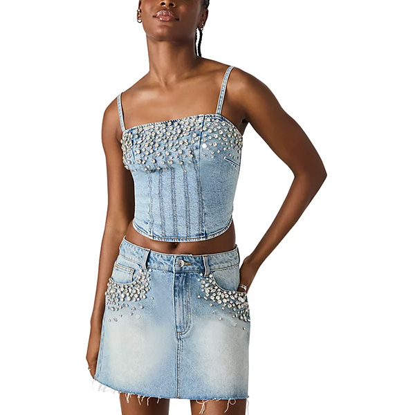 mahmoudsylym's tweet image. Glam up your denim 💎The Steve Madden Eras Rhinestone Crop Top is your new fave for sparkle &amp;amp; edge 💙Straight neckline. Rhinestone bust. Cropped perfection.
👉 taswiquh.online/cozr #SteveMadden #DenimTrend #RhinestoneStyle #CropTopVibes #Y2KFashion 👚✨👖