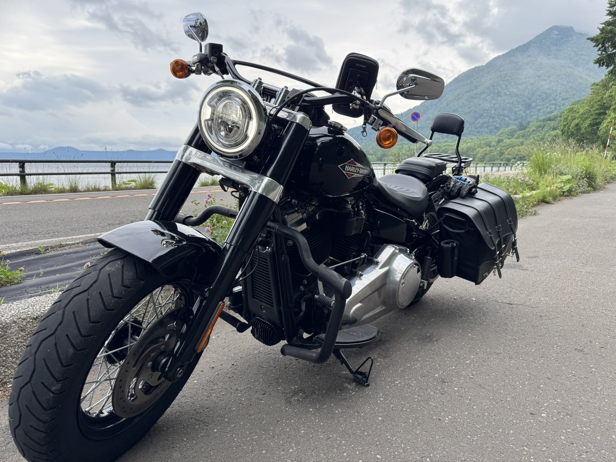 RShow8's tweet photo. 不意に休みを頂けたンで、ついつい走りに行ってみる✌🏻
そう、バイクが変わったのであります😊
前のはさすがに重すぎて、とてもとても気軽に乗れるシロモノぢゃあなかったというワケで乗り換えちゃいました🎉
なんと12代目になるぜ㊗️
ヨロシクなぁ❤️
#Harley-Davidson
#FLSL https://t.co/QTTc6UhIek