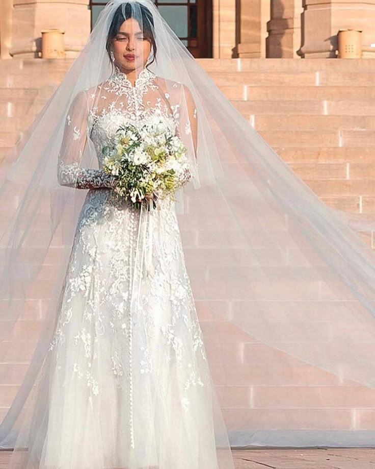 Jeff Bezos spent half a billion for that tacky wedding only for Dolce &amp; Gabbana to put Lauren Sánchez in the Temu version of Priyanka Chopra's Ralph Lauren wedding dress.
I guarantee D&amp;G charged more... they know a sucker when they see one.