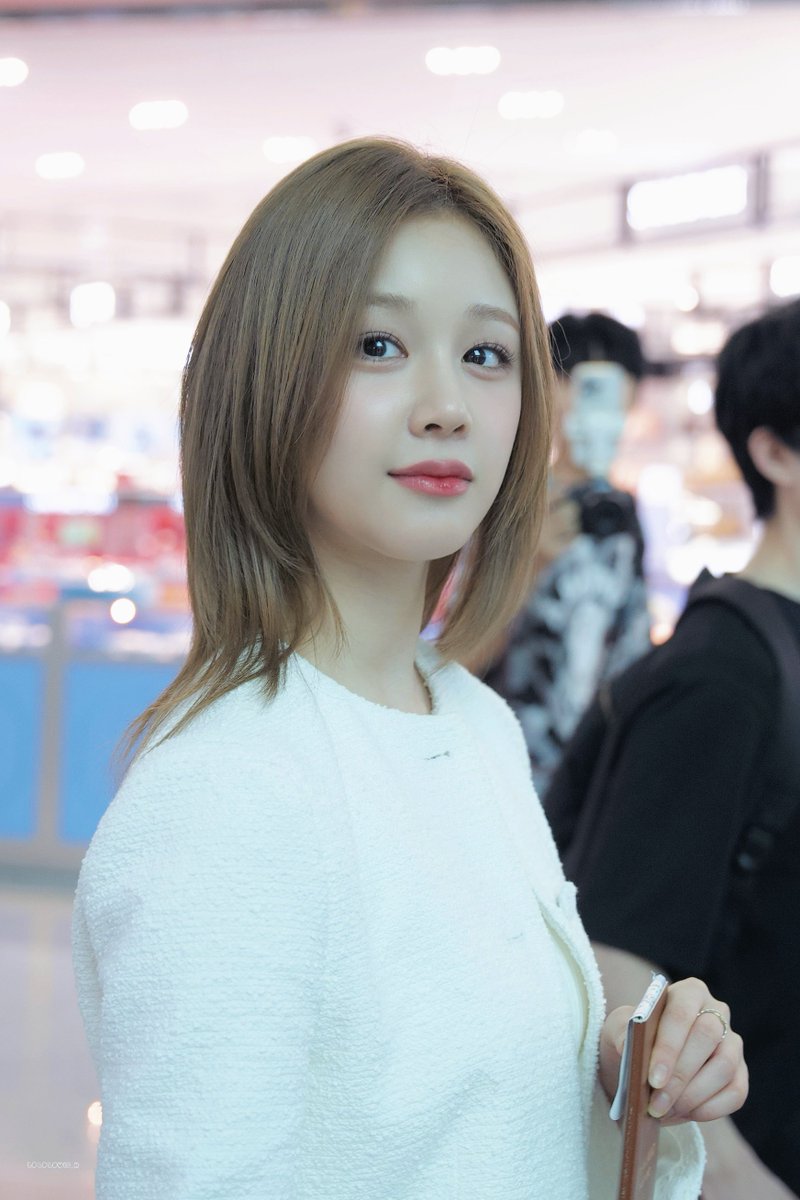 lololouis_h's tweet photo. 250627
Oh My Gosh 
So Pretty 🤩

#PHARITA #BABYMONSTER
#파리타 #베이비몬스터 https://t.co/WnBUSFua3d