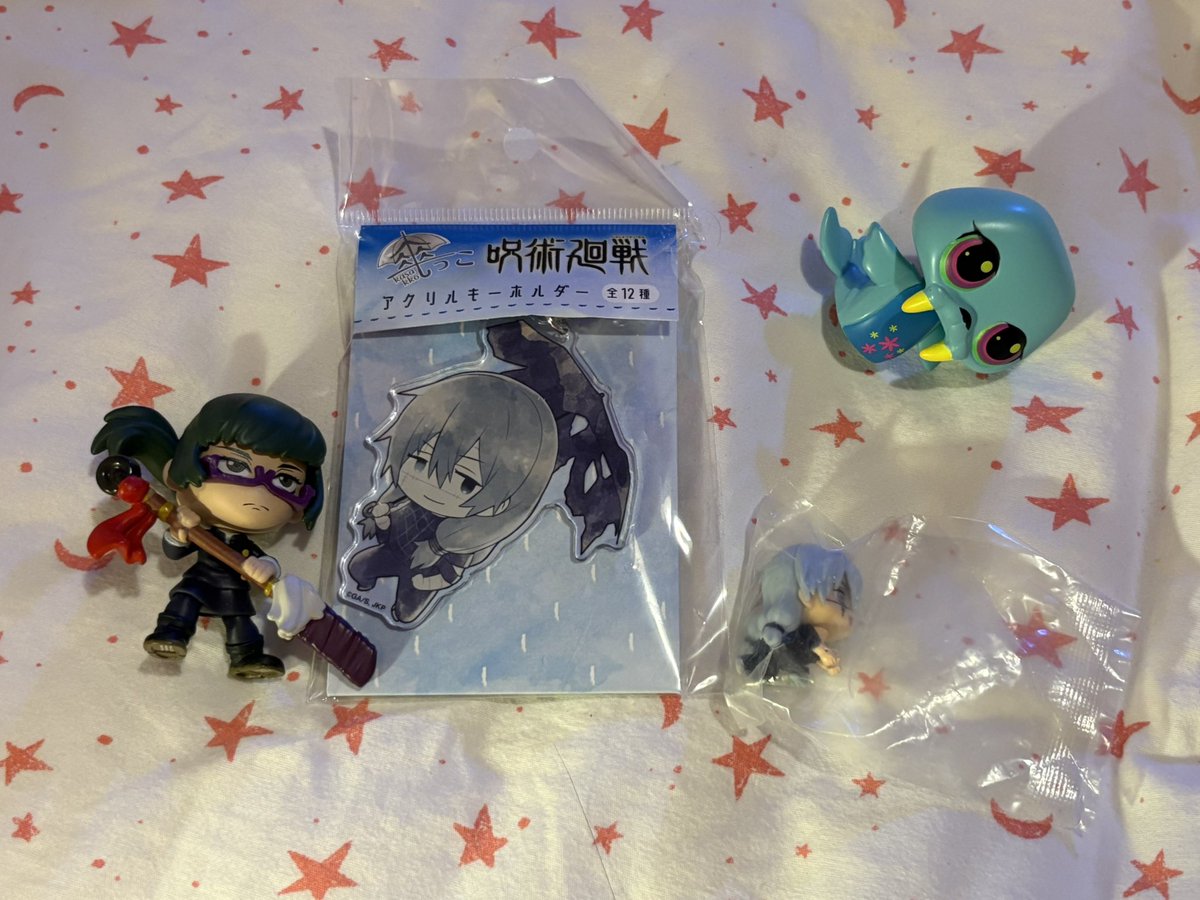 bubgougayhogs's tweet photo. some trinkets from today. the blind box disappointed me 💔 i wanted mahito https://t.co/WK3K24Tsox